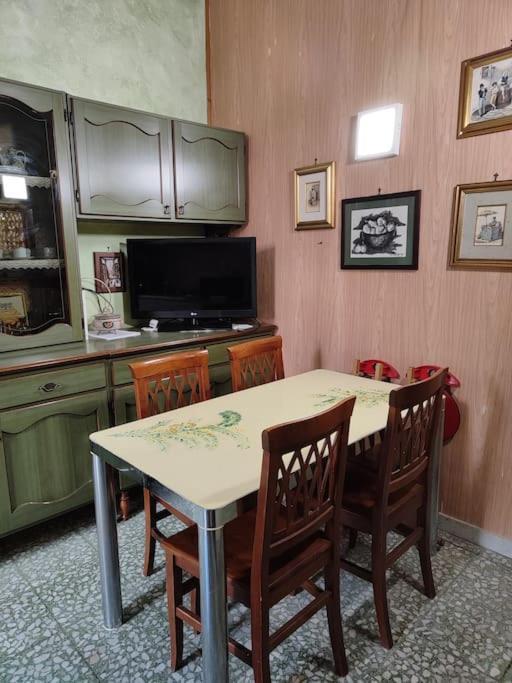 Napoli Residenza Castiglia Appartement Buitenkant foto